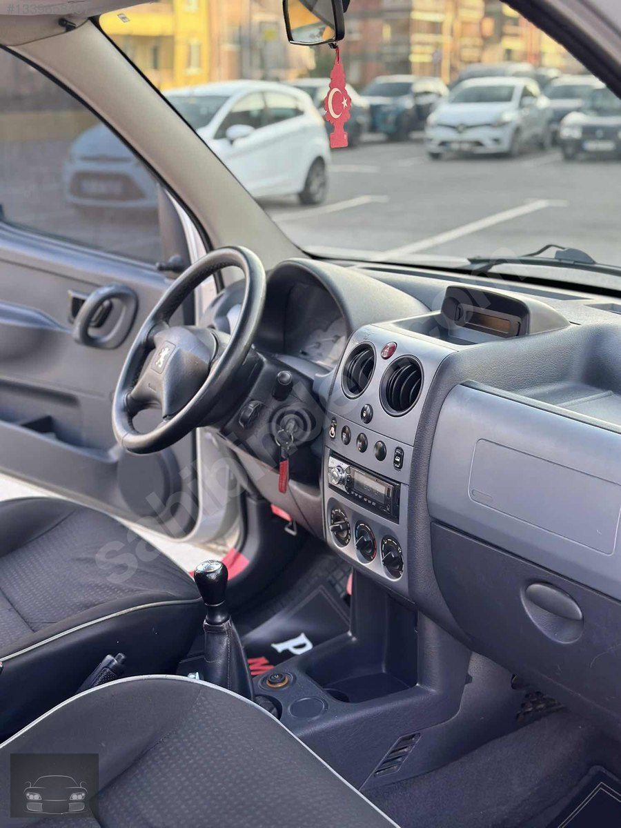 PEUGEOT PARTNER 1.6 HDI ADVENTURE - Foto 16